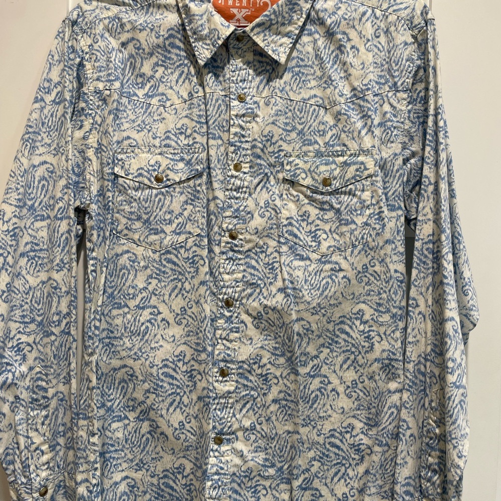 Men's Blue and White Patterned Casual Shirt